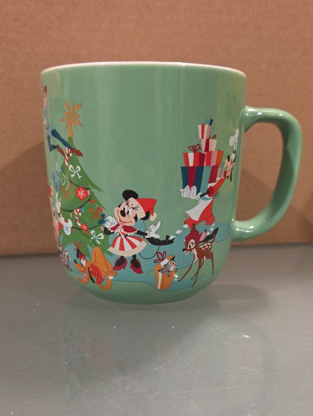 Disney Green Holiday Mug with Mickey & Friends 15.5 Oz